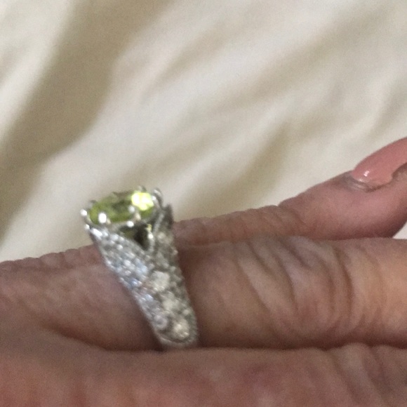 ring - Picture 3 of 4